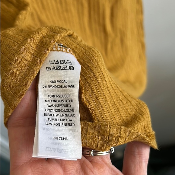 Rachel Zoe Mustard Yellow Ribbed Tank Top size medium - Picture 4 of 4